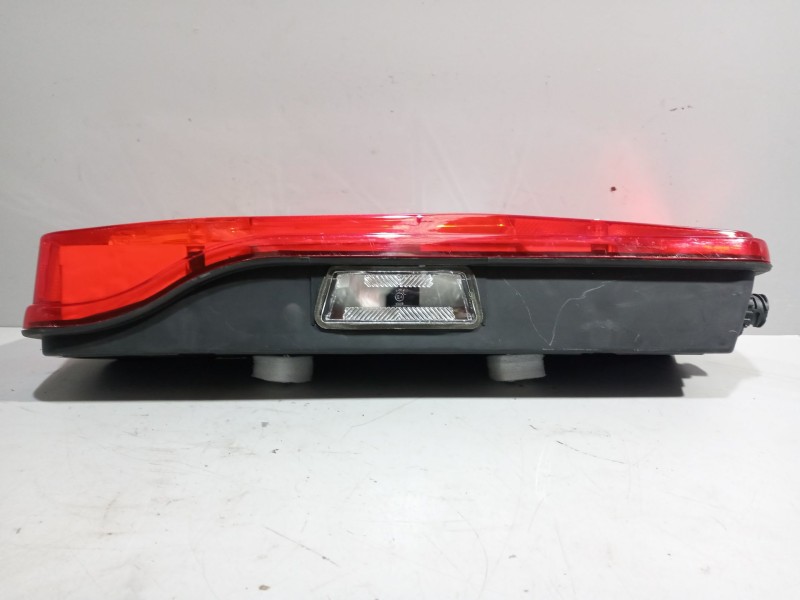 Recambio de piloto trasero izquierdo para volvo fh xxx 12.8 diesel referencia OEM IAM   