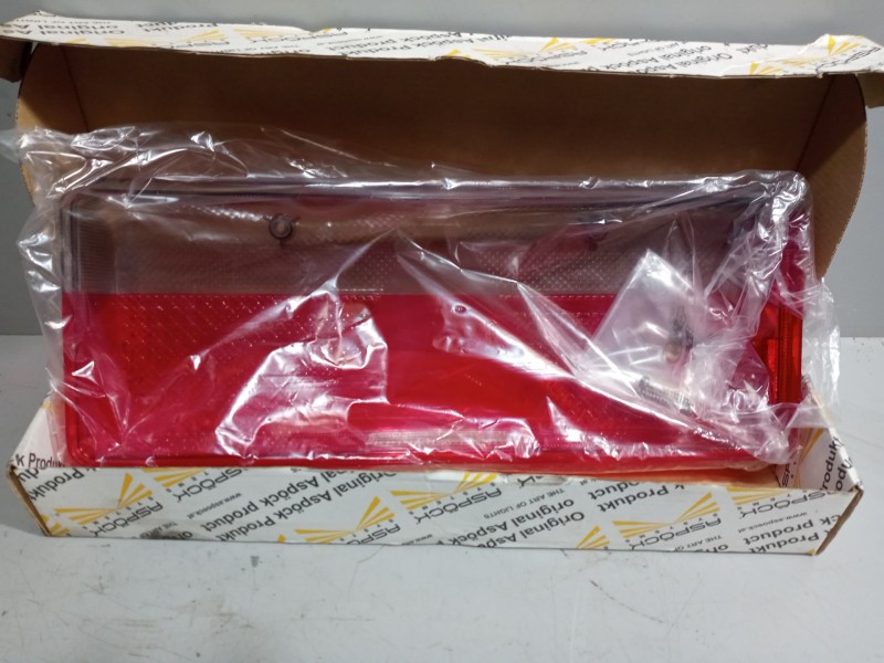 Recambio de piloto trasero izquierdo para montenegro rpvc 2gc referencia OEM IAM  TULIPA IZQUIERDA PILOTO UNIVERSAL PLATAFORMA