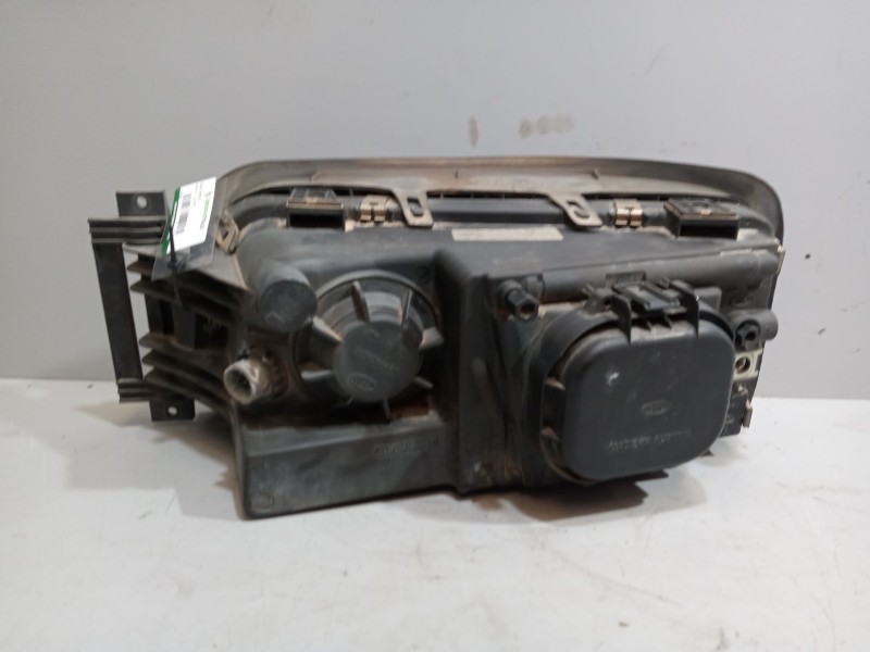 Recambio de faro derecho para man tg - a 18.xxx 12.4 diesel referencia OEM IAM 81251016450  