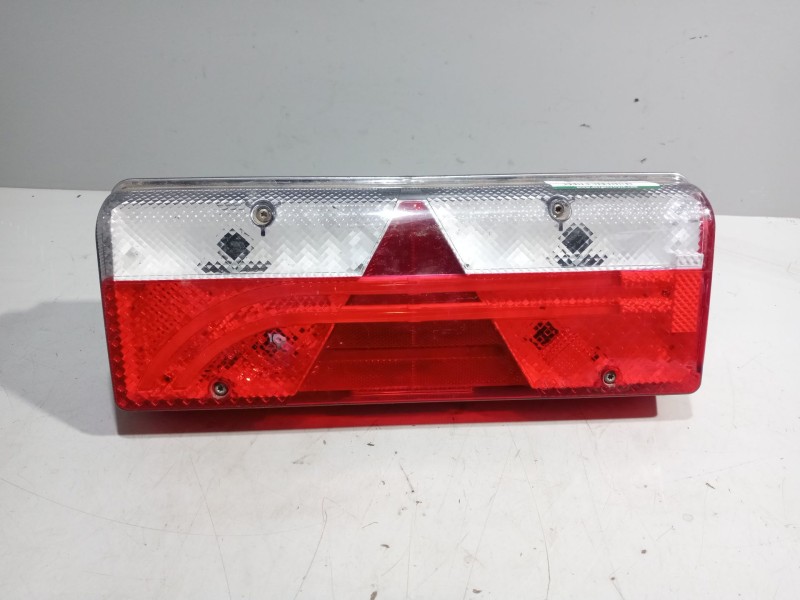 Recambio de piloto trasero izquierdo para montenegro rpvc 2gc referencia OEM IAM  PILOTO UNIVERSAL PLATAFORMA 