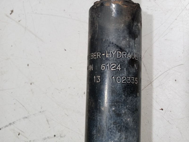 Recambio de brazo elevacion cabina para man tgx 18.xxx 12.4 diesel referencia OEM IAM 81417236124  