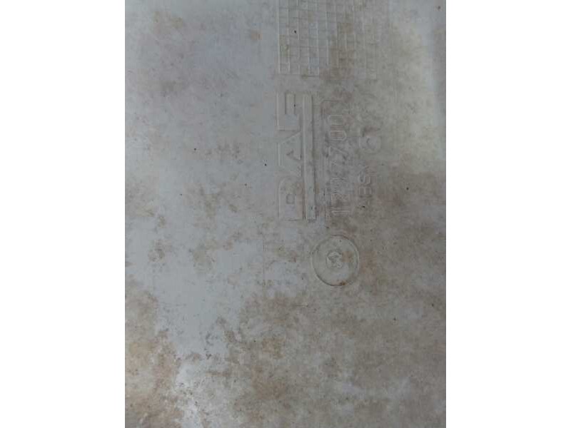 Recambio de peldaño derecho para daf trucks xf 105 fa 105.460 (462cv) referencia OEM IAM 1297700  