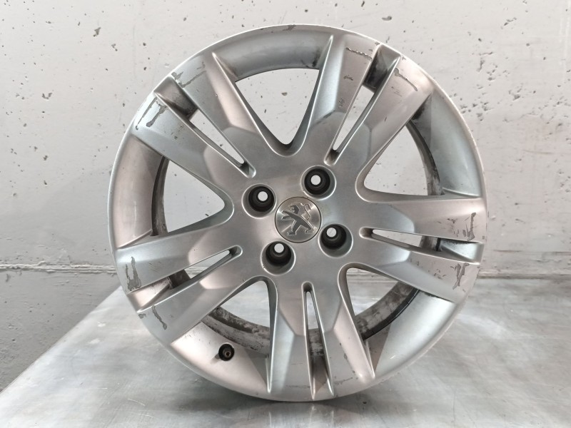 Recambio de llanta para peugeot 5008 referencia OEM IAM 7J X 17 CH4 29 4 TORNILLOS 9675498677