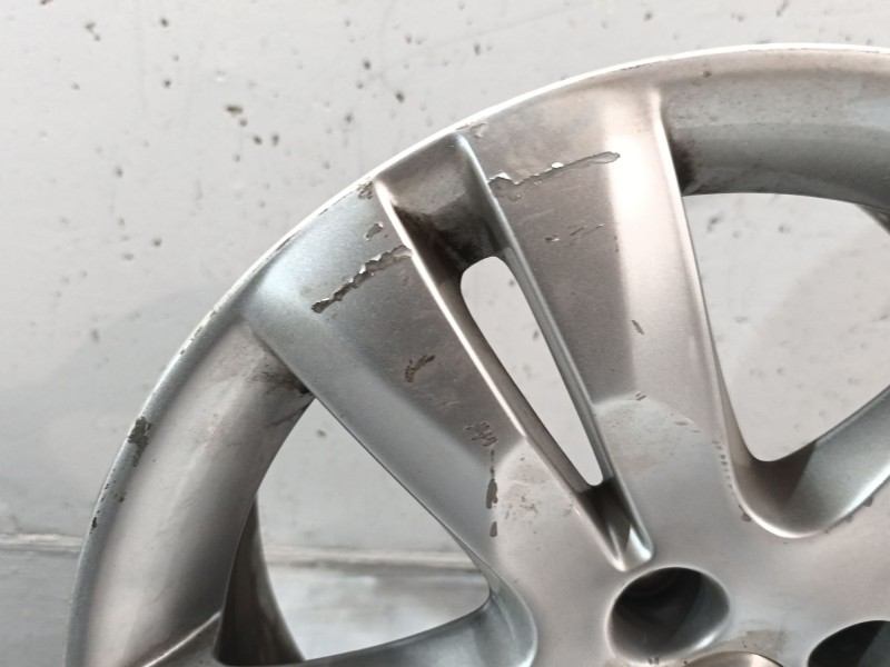 Recambio de llanta para peugeot 5008 referencia OEM IAM 7J X 17 CH4 29 4 TORNILLOS 9675498677