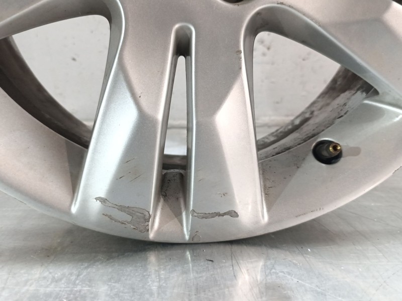 Recambio de llanta para peugeot 5008 referencia OEM IAM 7J X 17 CH4 29 4 TORNILLOS 9675498677