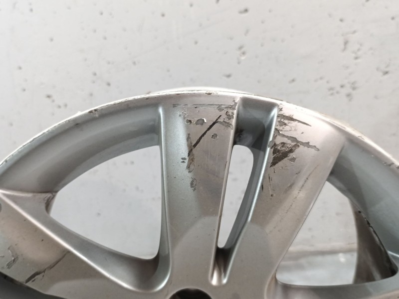 Recambio de llanta para peugeot 5008 referencia OEM IAM 7J X 17 CH4 29 4 TORNILLOS 9675498677