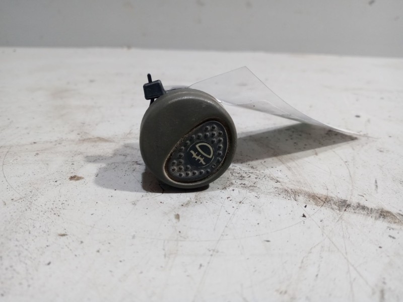 Recambio de boton antiniebla para iveco eurocargo 05.03  5.9 diesel referencia OEM IAM 504096697  