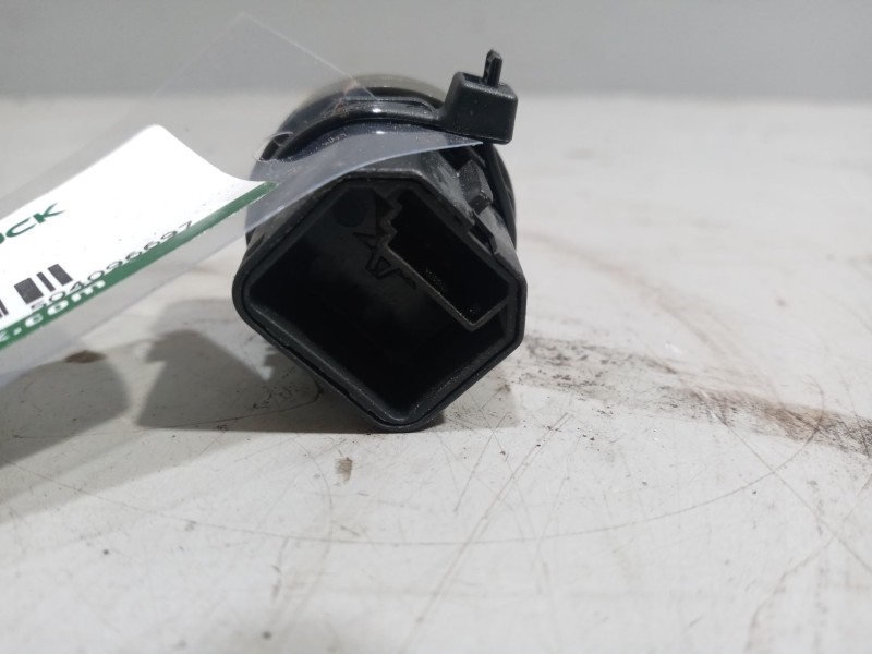 Recambio de boton antiniebla para iveco eurocargo 05.03  5.9 diesel referencia OEM IAM 504096697  