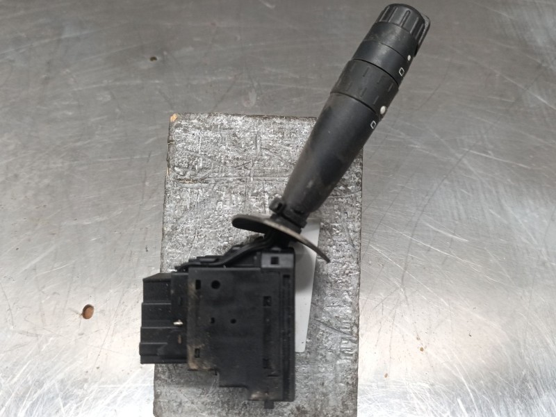 Recambio de mando intermitentes para lieger xt00 referencia OEM IAM 16122002  