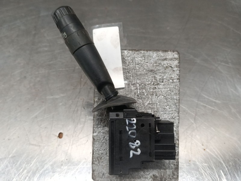 Recambio de mando intermitentes para lieger xt00 referencia OEM IAM 16122002  