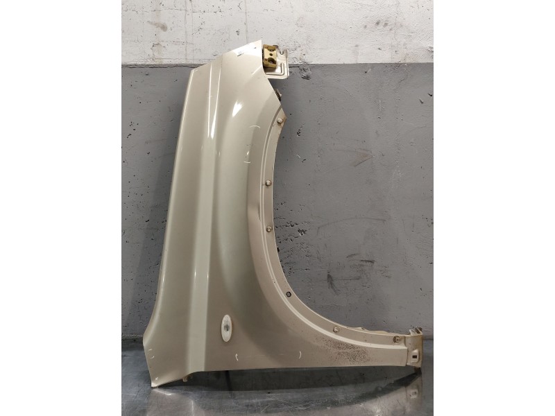 Recambio de aleta delantera derecha para nissan x-trail ii (t31) 2.0 dci 4x4 referencia OEM IAM   