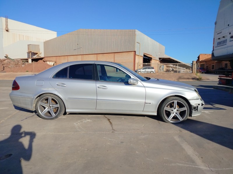 mercedes-benz clase e (w211) berlina del año 2008