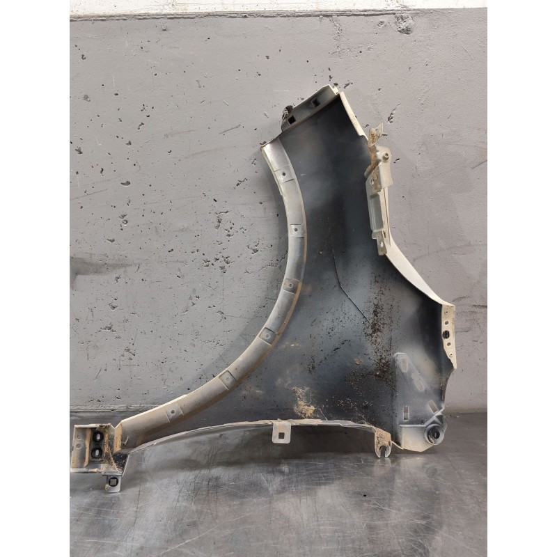 Recambio de aleta delantera derecha para renault captur i (j5_, h5_) 1.5 dci 90 referencia OEM IAM 631001642R  