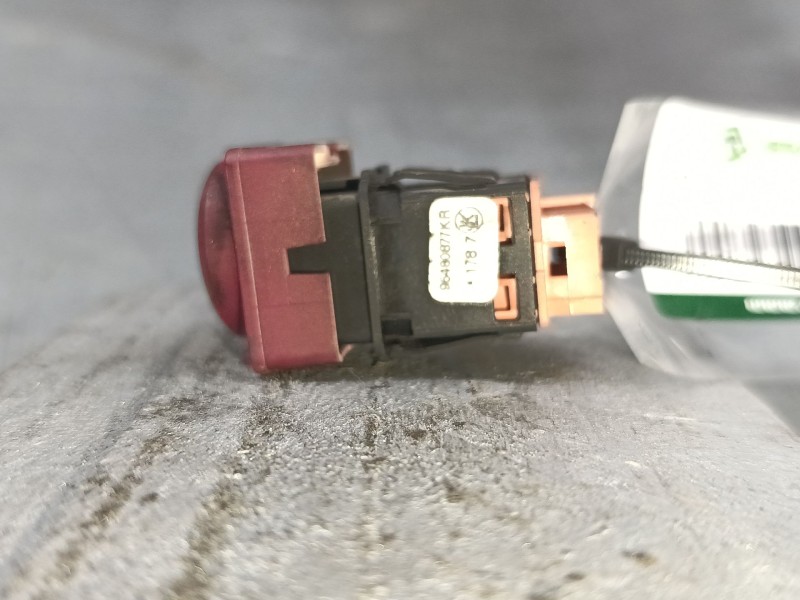 Recambio de warning para citroën c4 berlina lx referencia OEM IAM 96480877KR  