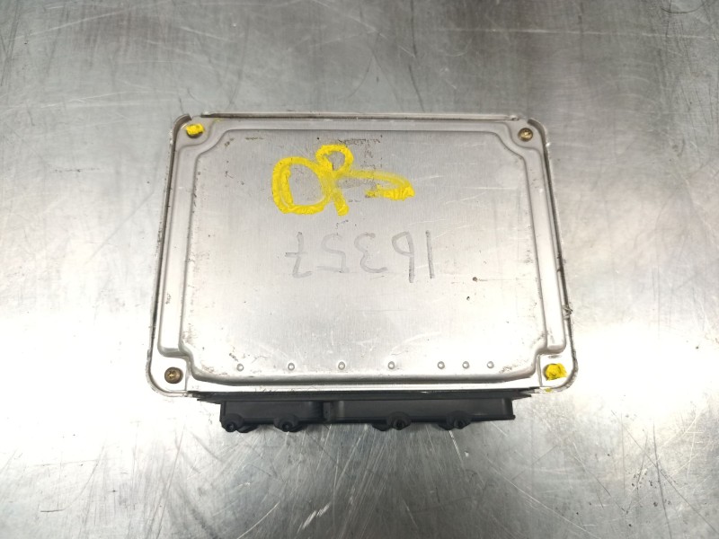 Recambio de centralita motor uce para volkswagen polo berlina (6n1) básico referencia OEM IAM 030906032dt  