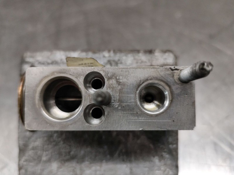 Recambio de valvula expansion para peugeot 208 i (ca_, cc_) 1.2 thp 110 referencia OEM IAM 670730LA  