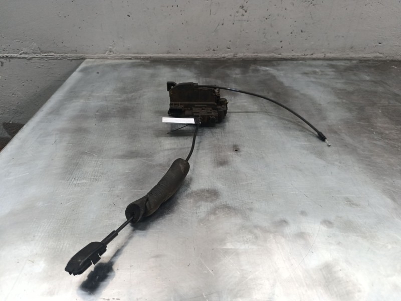 Recambio de cerradura puerta trasera derecha para renault megane iii berlina 5 p business referencia OEM IAM 825020002r  