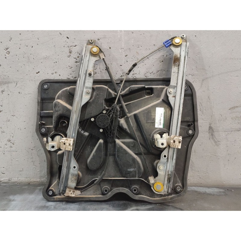 Recambio de elevalunas delantero izquierdo para nissan x-trail ii (t31) 2.0 dci 4x4 referencia OEM IAM 08E2711  