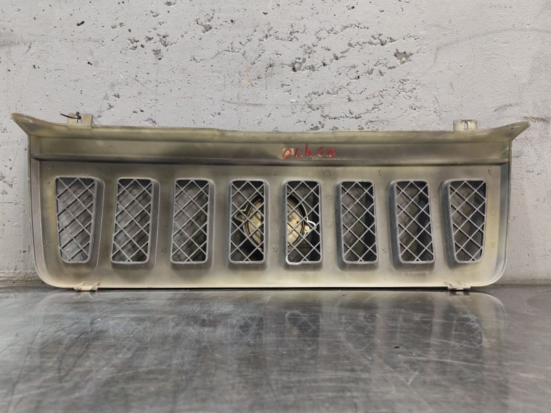 Recambio de rejilla delantera para ssangyong family 2.5 d referencia OEM IAM   