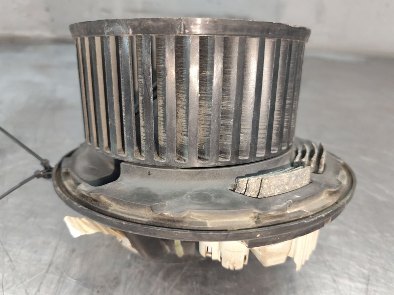 Recambio de motor calefaccion para bmw 1 (e81) 118 d referencia OEM IAM 985465S  