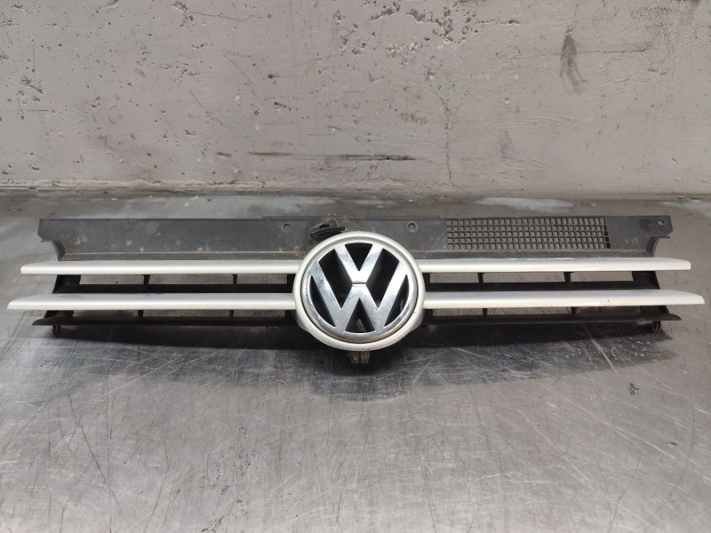 Recambio de rejilla delantera para volkswagen golf iv berlina (1j1) 1.9 tdi referencia OEM IAM   