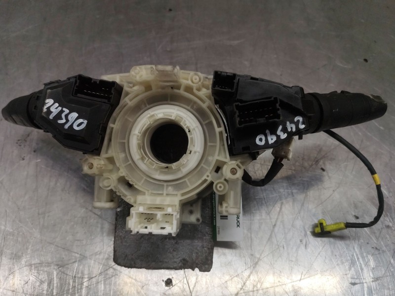 Recambio de anillo airbag para nissan x-trail (t30) comfort referencia OEM IAM 25560  