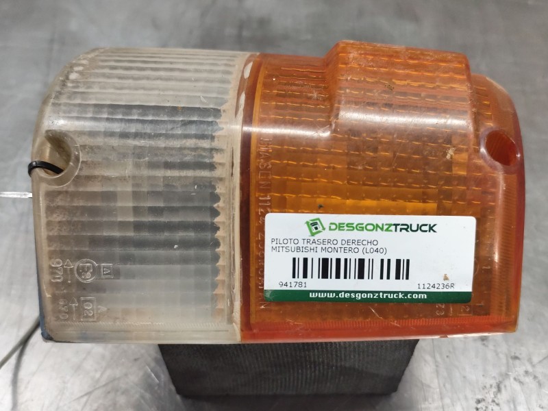 Recambio de piloto trasero derecho para mitsubishi montero (l040) 2500 td (2-ptas.) referencia OEM IAM 1124236R  