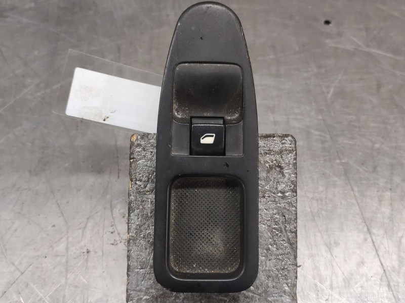 Recambio de mando elevalunas delantero derecho para peugeot expert tepee (vf3x_) 2.0 hdi 120 referencia OEM IAM   