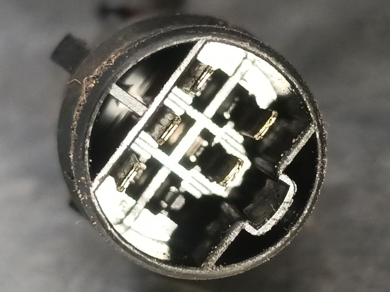 Recambio de faro derecho para ssangyong family 2.5 d referencia OEM IAM   