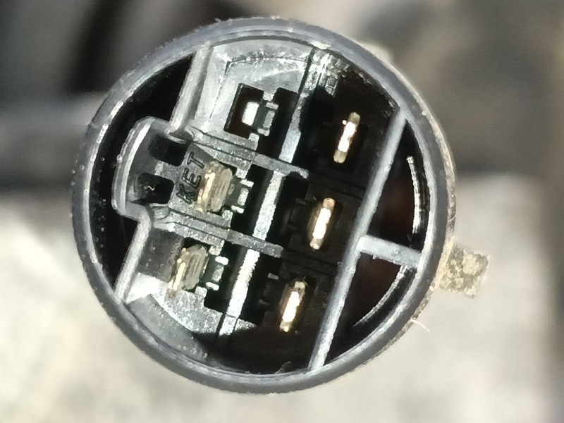 Recambio de faro izquierdo para ssangyong family 2.5 d referencia OEM IAM   