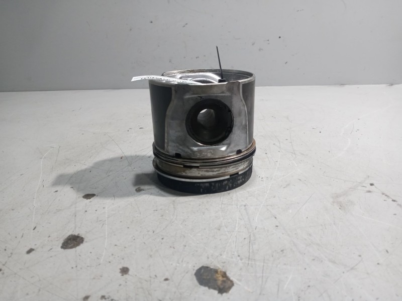 Recambio de piston para renault midlum referencia OEM IAM 7485126579  
