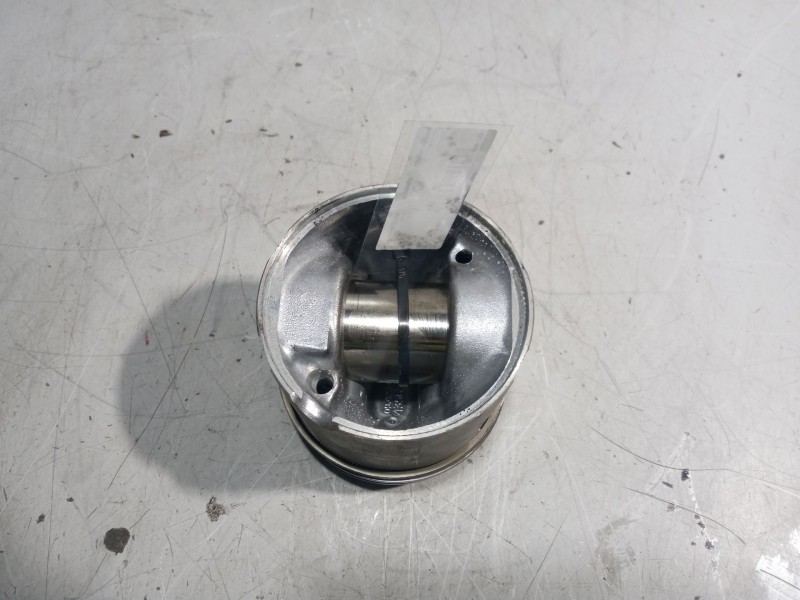 Recambio de piston para renault midlum referencia OEM IAM 7485126579  