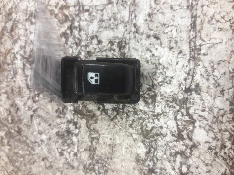 Recambio de mando elevalunas delantero derecho para chevrolet nubira wagon referencia OEM IAM 621W04790 6 PINS 