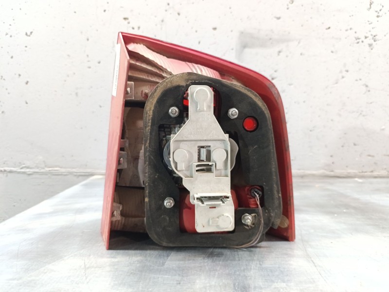 Recambio de piloto trasero izquierdo para skoda octavia ii combi (1z5) 2.0 tdi 4x4 referencia OEM IAM   