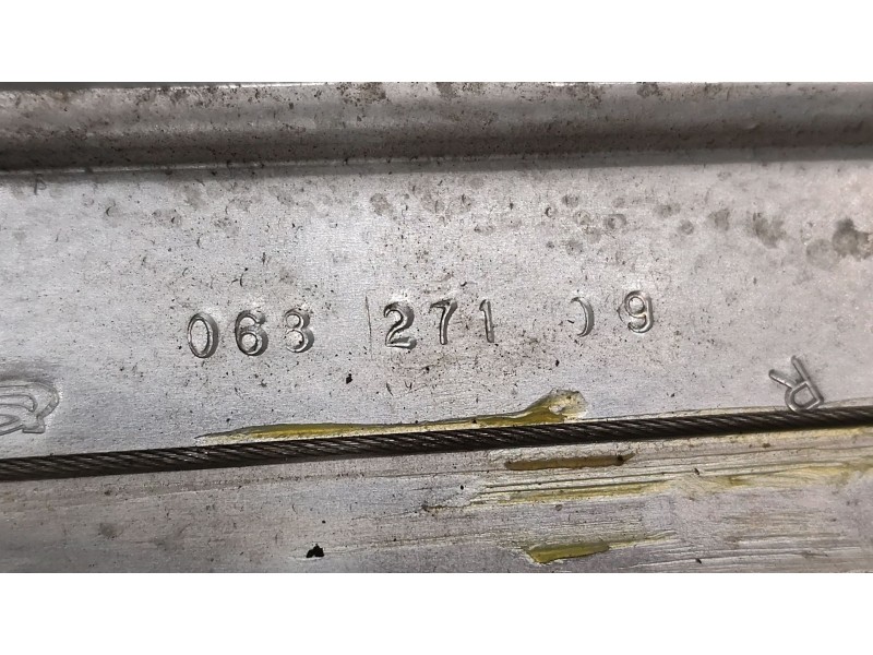 Recambio de elevalunas delantero derecho para dodge caliber s referencia OEM IAM 05074798aa  