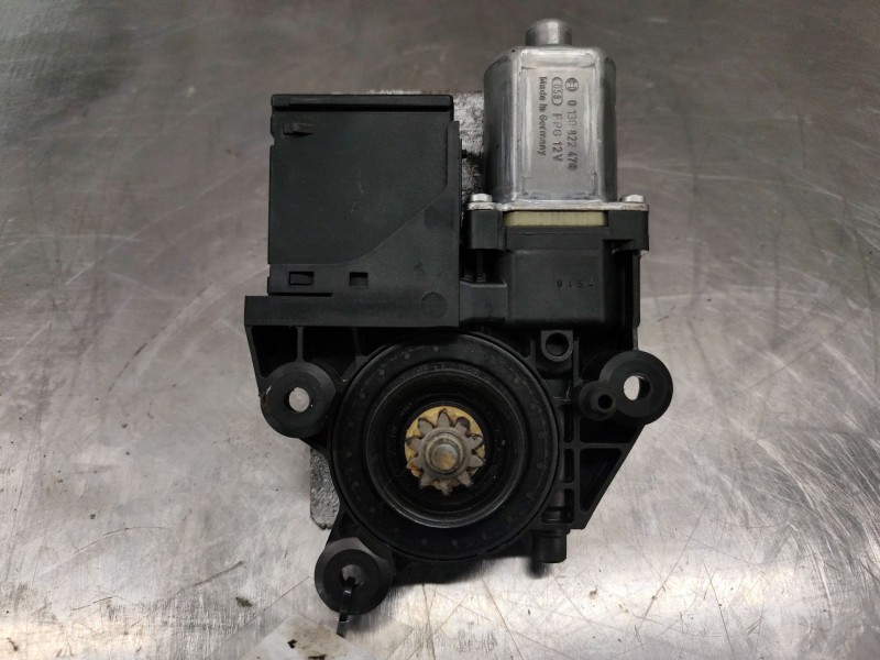 Recambio de elevalunas trasero izquierdo para renault megane iii berlina 5 p business referencia OEM IAM 827210003r  