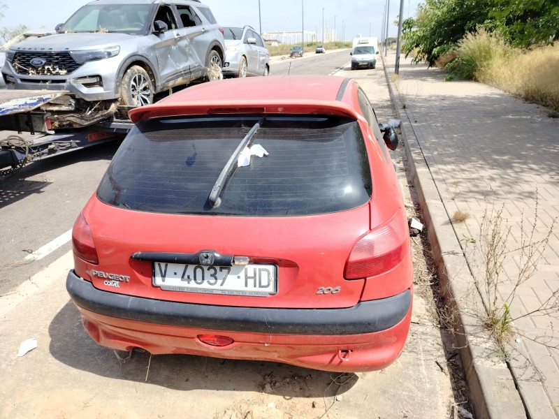 peugeot 206 berlina del año 2000