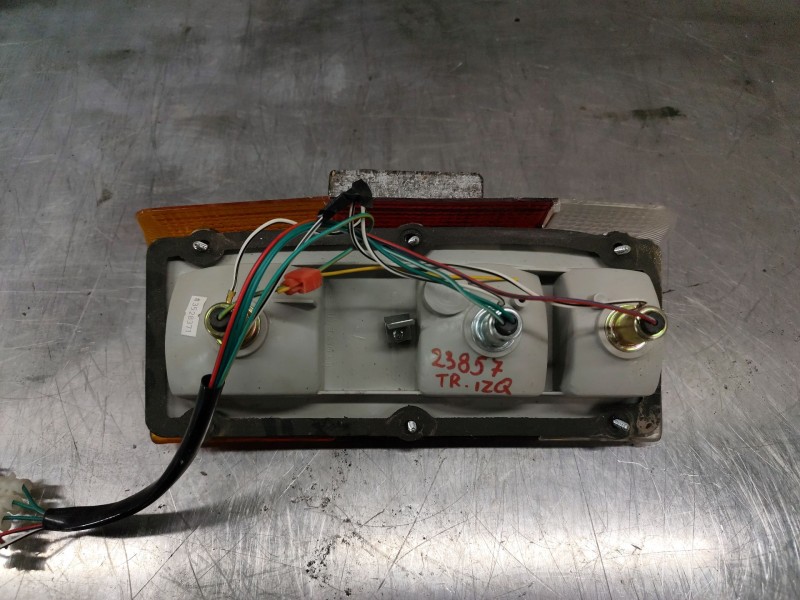 Recambio de piloto trasero derecho para nissan patrol (k/w160) familiar (w160) referencia OEM IAM   