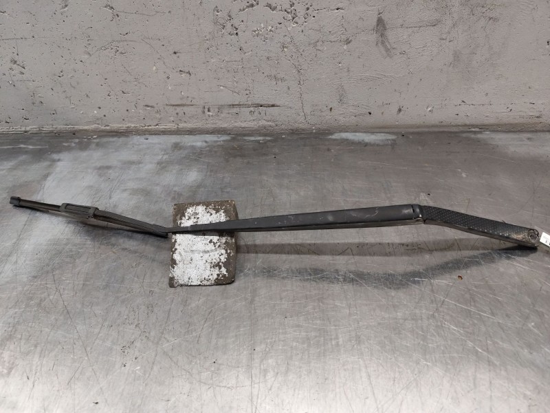 Recambio de brazo limpia delantero izquierdo para renault clio iv (bh_) 0.9 tce 90 referencia OEM IAM   