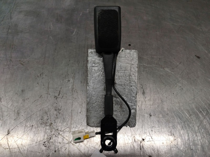 Recambio de enganche de cinturon delantero derecho para citroën c4 lim. business referencia OEM IAM 902510ab  