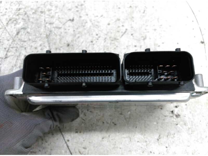 Recambio de centralita motor uce para . renault dg320.26 referencia OEM IAM 038906019ER 0281010704 