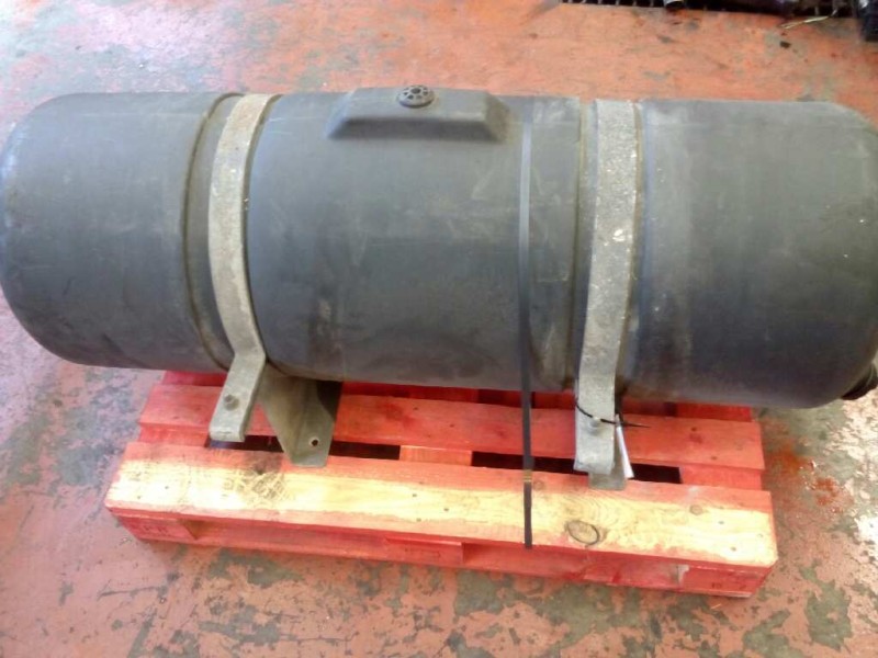 Recambio de deposito combustible para . renault dg320.26 referencia OEM IAM  250 LITROS ESTIMADOS 
