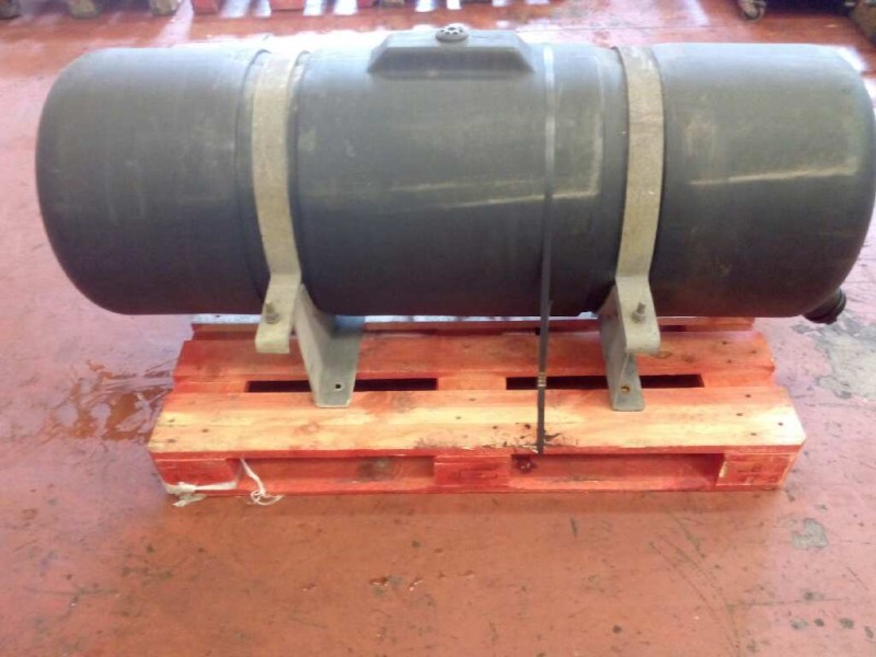Recambio de deposito combustible para . renault dg320.26 referencia OEM IAM  250 LITROS ESTIMADOS 