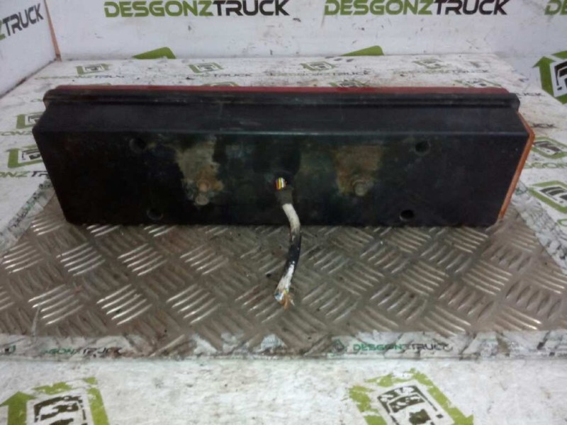 Recambio de piloto trasero izquierdo para . renault dg320.26 referencia OEM IAM  PILOTO UNIVERSAL CAMION 