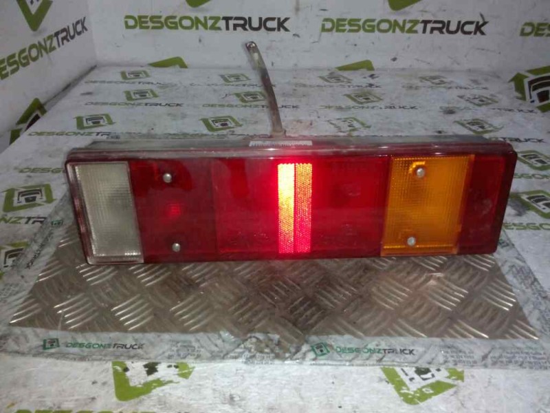 Recambio de piloto trasero izquierdo para . renault dg320.26 referencia OEM IAM  PILOTO UNIVERSAL CAMION 