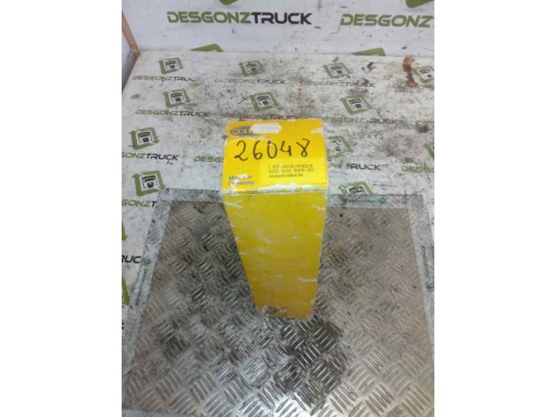 Recambio de piloto trasero derecho para . renault dg320.26 referencia OEM IAM  PILOTO UNIVERSAL CAMION 