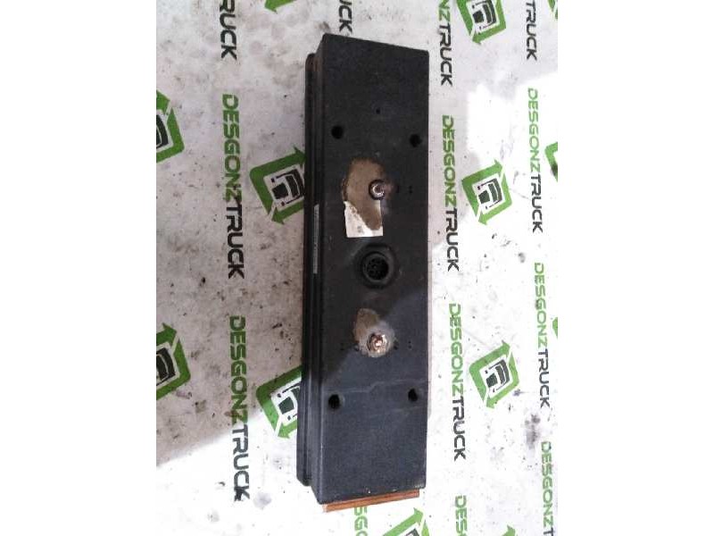 Recambio de piloto trasero derecho para . renault dg320.26 referencia OEM IAM  PILOTO UNIVERSAL CAMION 
