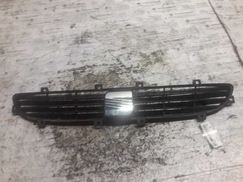 Recambio de rejilla delantera central para seat ibiza (6k) básico referencia OEM IAM   