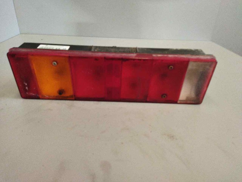 Recambio de piloto trasero izquierdo para . renault dg320.26 referencia OEM IAM   PILOTO UNIVERSAL CAMION