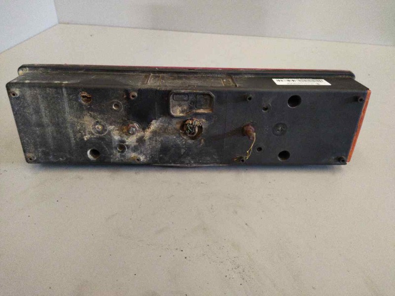 Recambio de piloto trasero izquierdo para . renault dg320.26 referencia OEM IAM   PILOTO UNIVERSAL CAMION